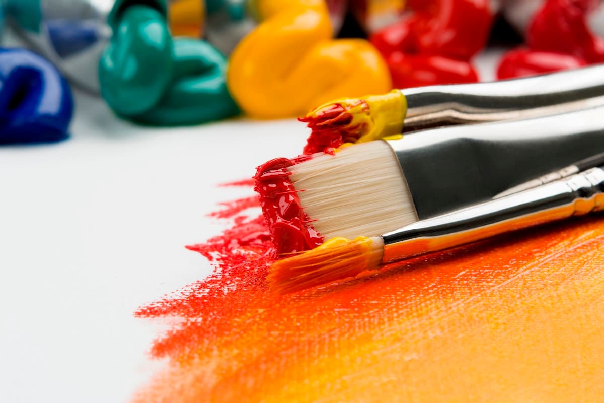 SEOART artist working in the studio